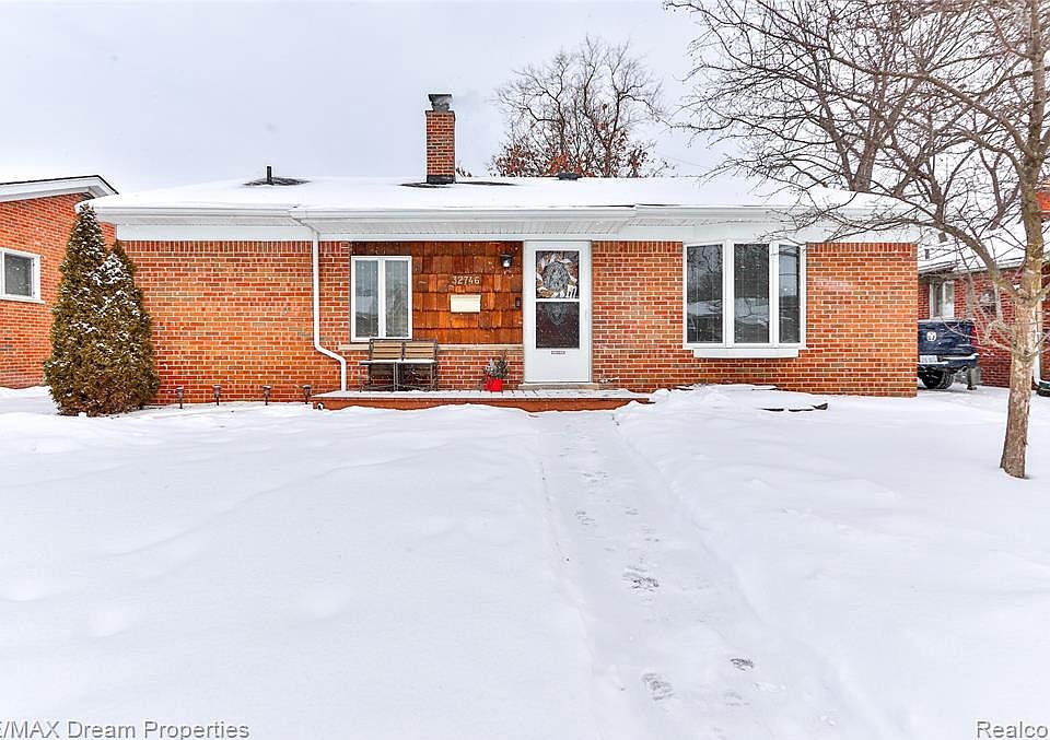 1st image of 32746 Mackenzie Dr