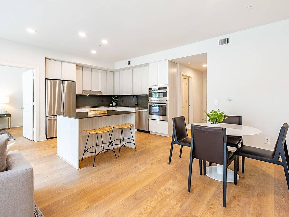 1st image of 2221 W Dallas St #9df164745