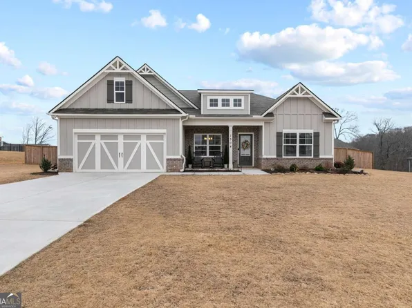 1304 Honeysuckle Ln, Hoschton, GA 30548