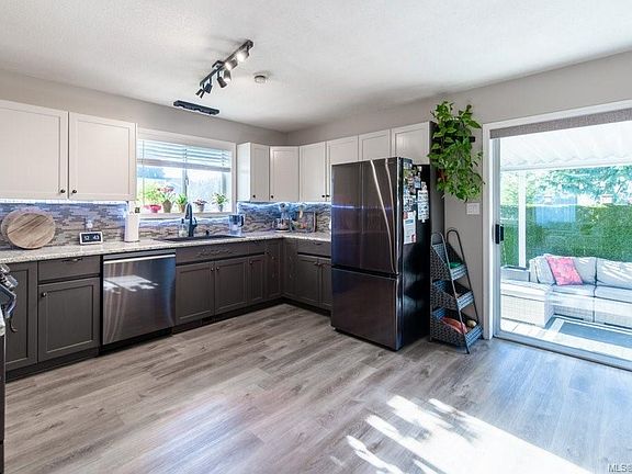 5th image of 749 Marchmont Rd