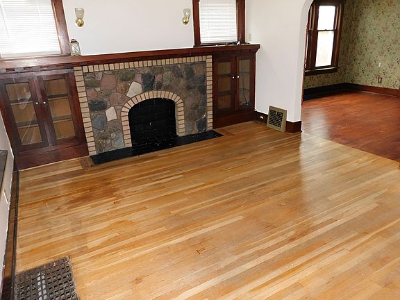 3rd image of 1815 W Ridge Ave