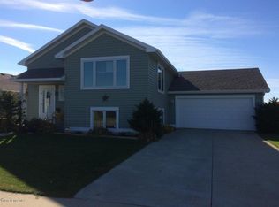 530 Elliot Dr SE, Grand Meadow, MN 55936