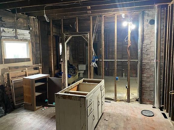 4th image of 1020 Wallace St #1022