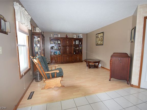 4th image of 21039 Morris Dr