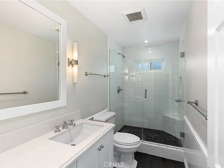 5 Yankee — Photo 22