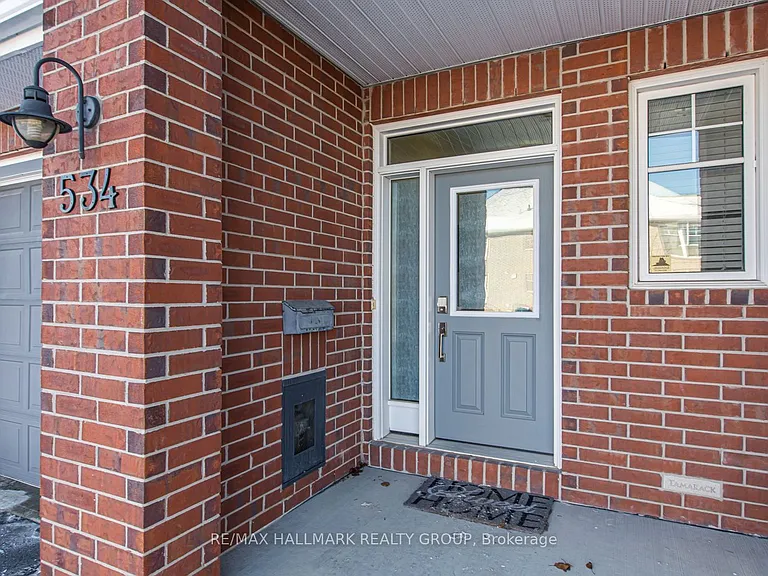 534 Rochefort Cir — Photo 2