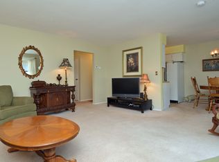 29-1 Tamaron Dr, Waldwick, NJ 07463