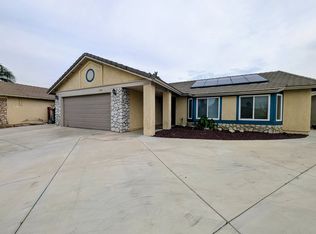 2524 W Plaza Serena Dr, Rialto, CA 92377