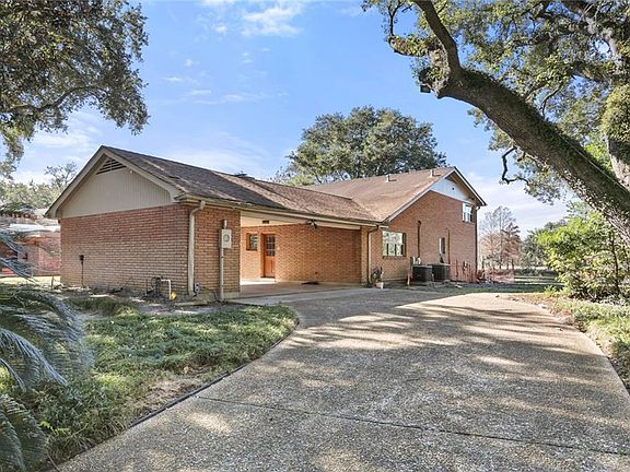 2nd image of 8 Park Island Dr