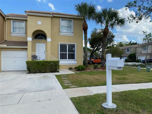 15456 NW 12th Pl, Pembroke Pines, FL 33028