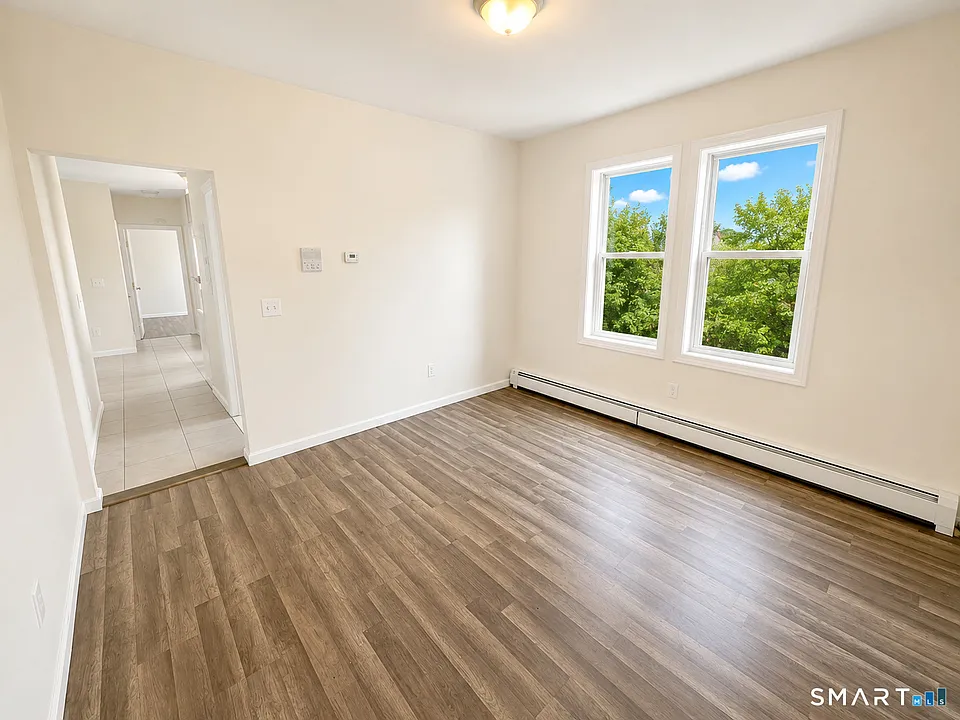 204 Magnolia St #3RIGHT