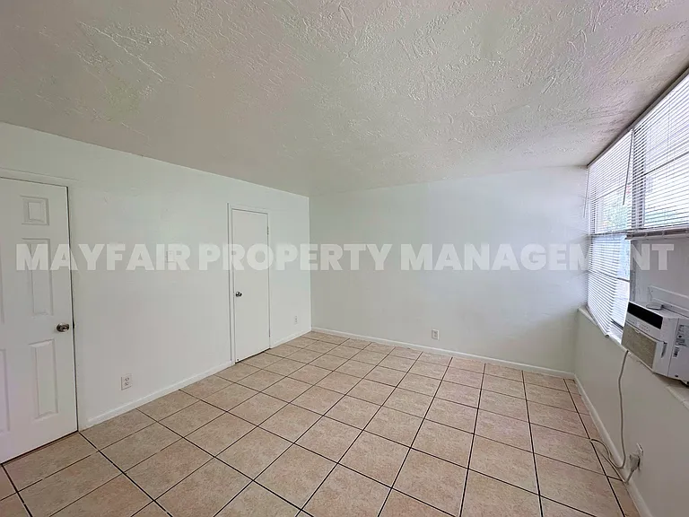 4611 South Congress Ave — Photo 13