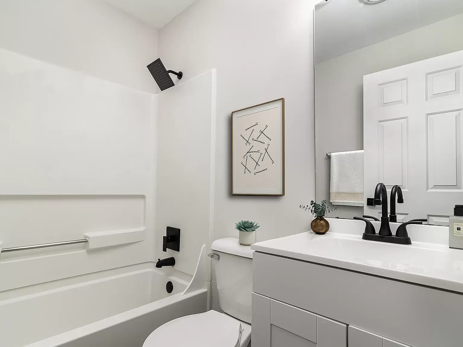 2 bed, 859 sqft, $1,595 — Photo 3