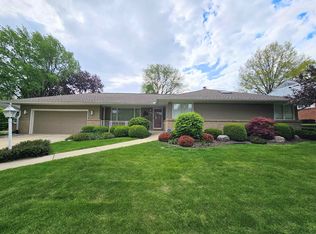 522 Sunrise Ln, Rockford, IL 61107