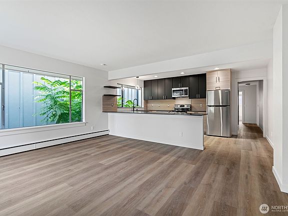 4th image of 6553 Greenwood Avenue N
