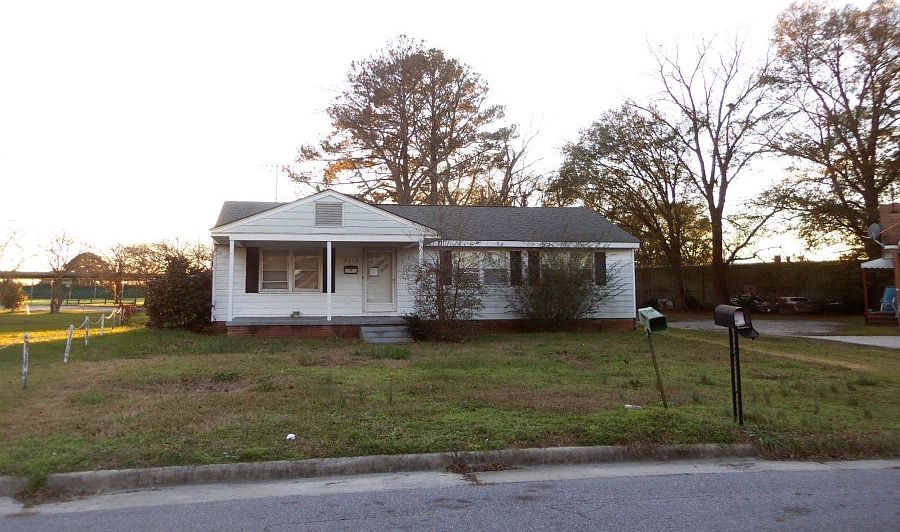 1st image of 2117 Montclair Dr