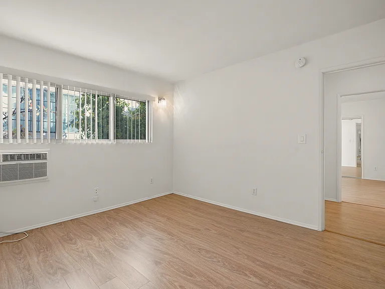 11827 Dorothy St Unit 6_LA360VR-22_02112025