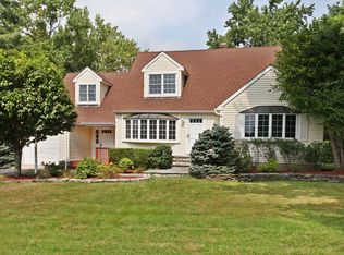 4 Rosehill Dr, Armonk, NY 10504