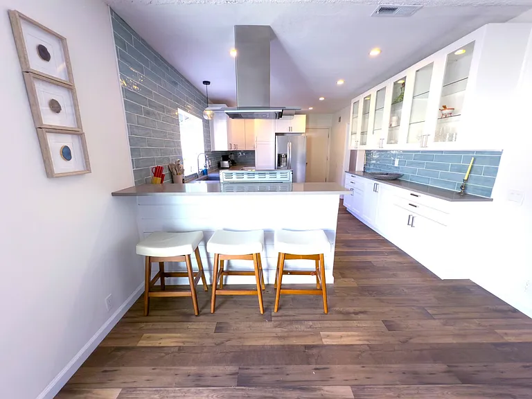 176 W Gainsborough Rd — Photo 26