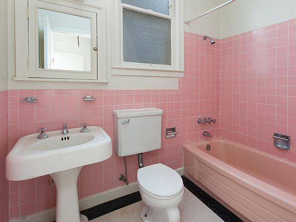 5th image of 2260 Union St