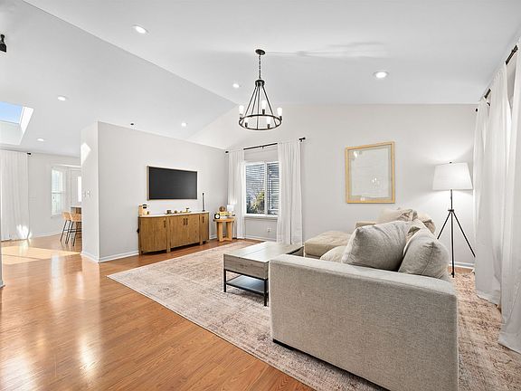 4th image of 1973 Eastwick Ln