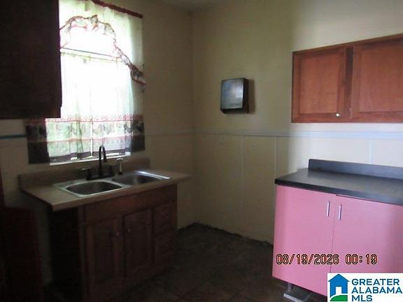 5th image of 1325 4th Pl N
