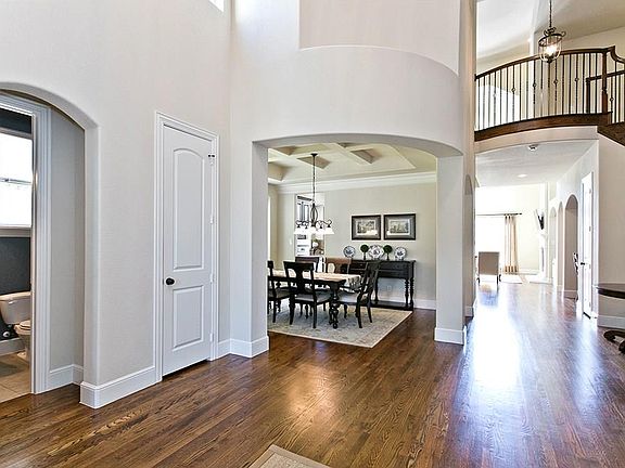 4th image of 6004 Garden Gate Dr