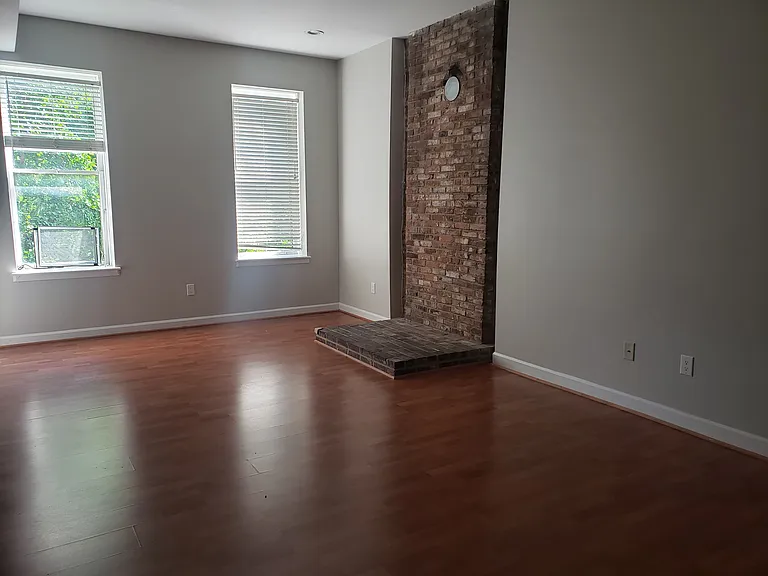 1017-1019 Shenandoah Ave #A — Photo 1