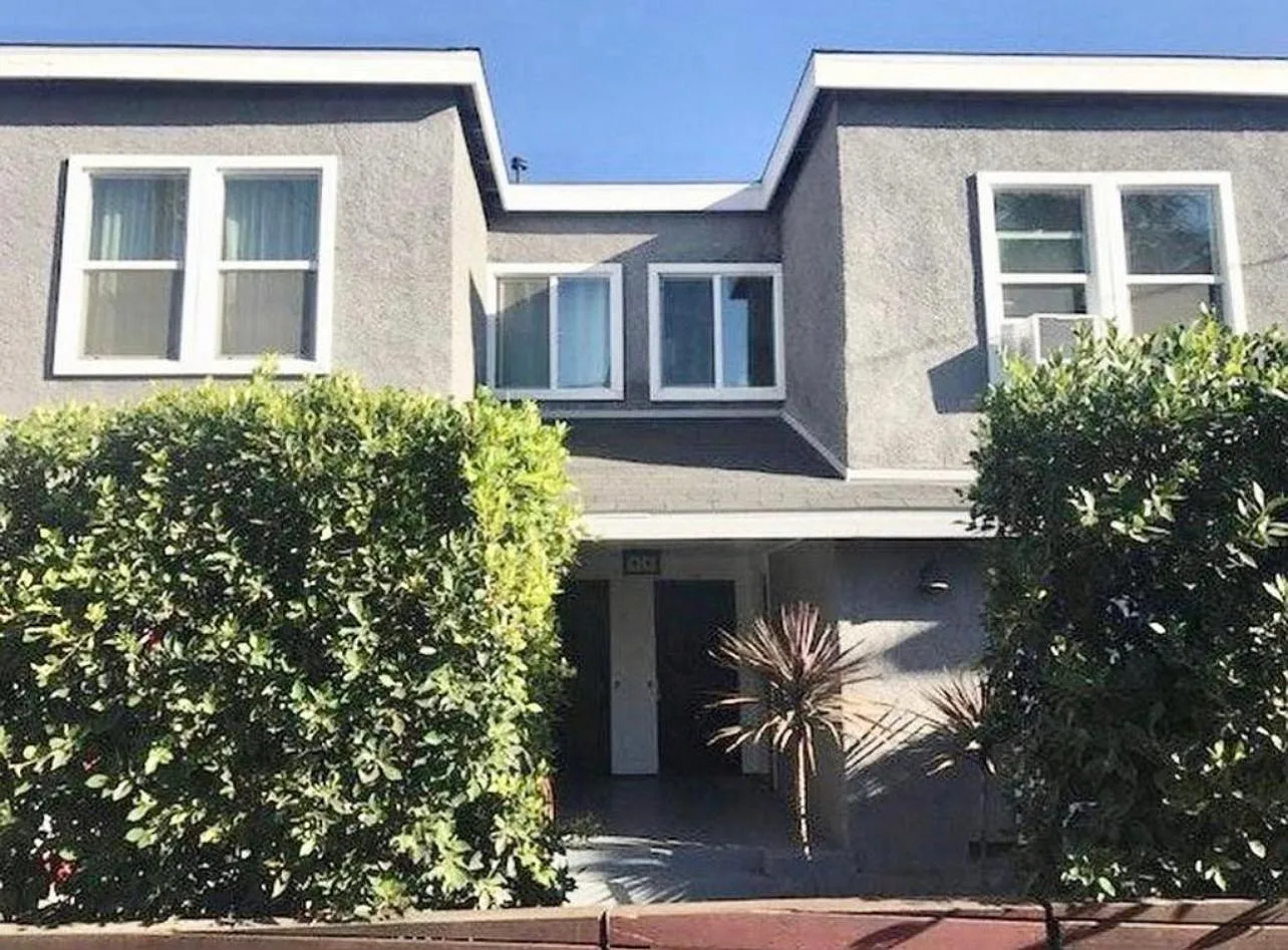2 bed, 1100 sqft, $3,250 — Photo 1