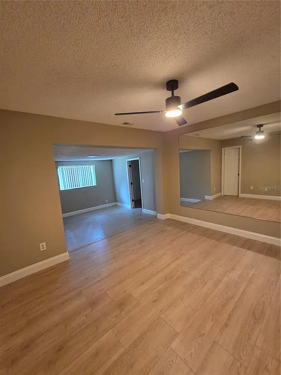 3 bed, 2.0 bath, 1300 sqft, $2,150 — Photo 4