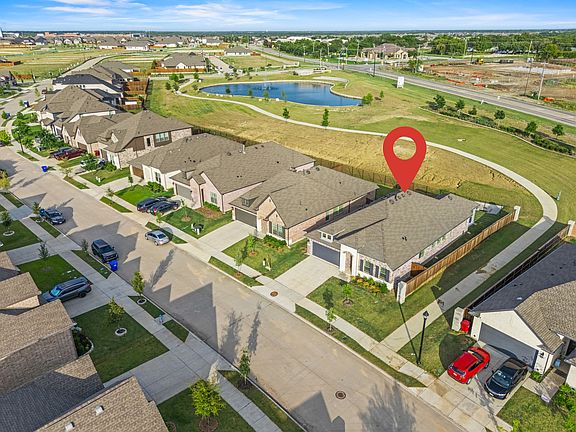 3rd image of 2102 Clearwater Way