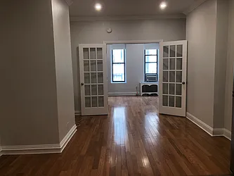 Rented by R New York