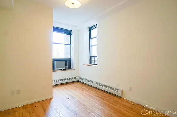 Rented by City Connections Realty | media 36