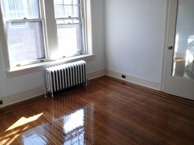 315 S 46th St — Photo 10