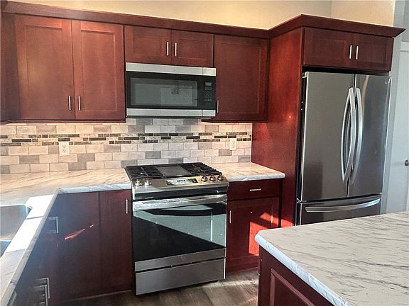4th image of 187 Pearson Ln