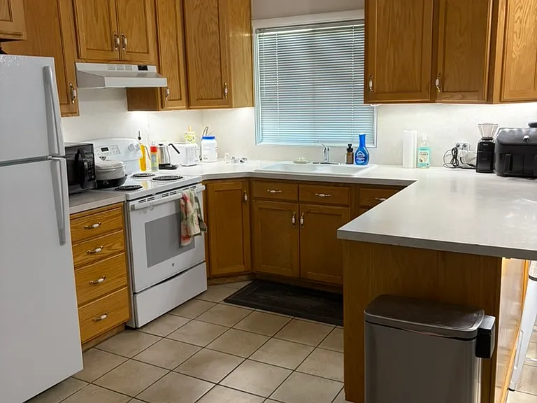 550 E 100 N #6 — Photo 2
