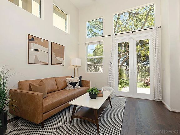 4th image of 2637 Villas Way
