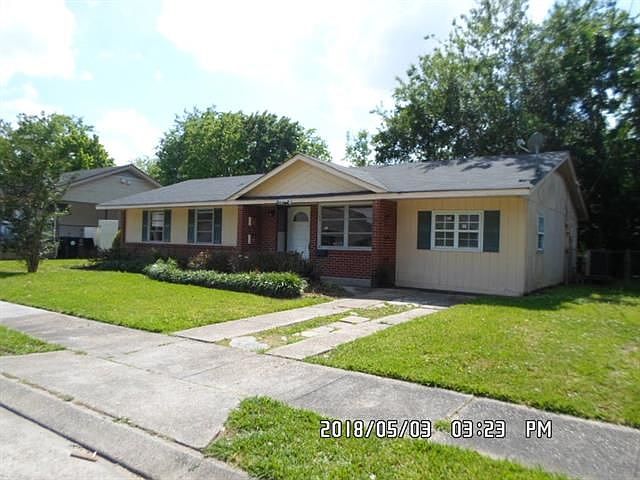 1st image of 1901 River Oaks Dr