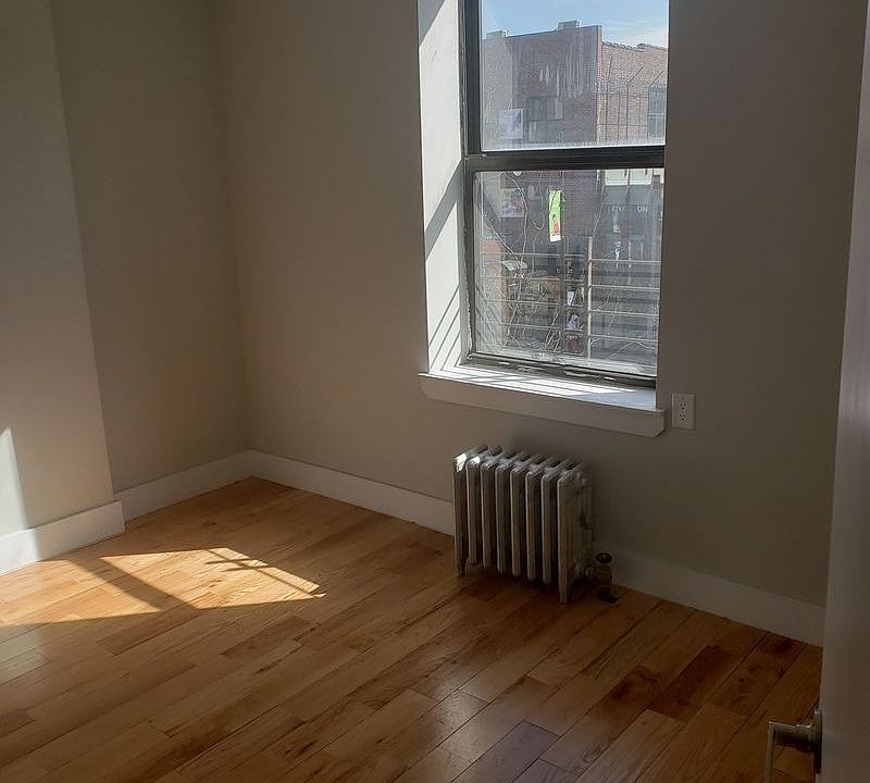2nd image of 1210 Woodycrest Ave APT 5C