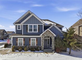 3904 SW Stoney Brook Dr, Lees Summit, MO 64082