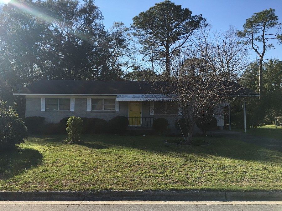 1st image of 3221 Wisteria Ave