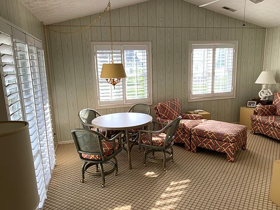 5th image of 939 Sturbridge Dr #138