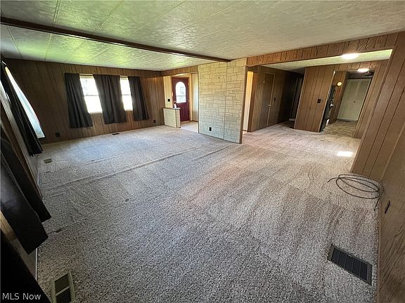 4th image of 1624 E High Ave