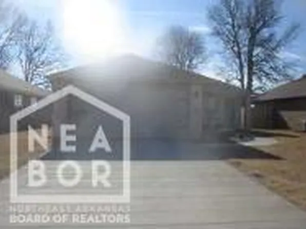 5613 Brookshire Dr, Jonesboro, AR 72401