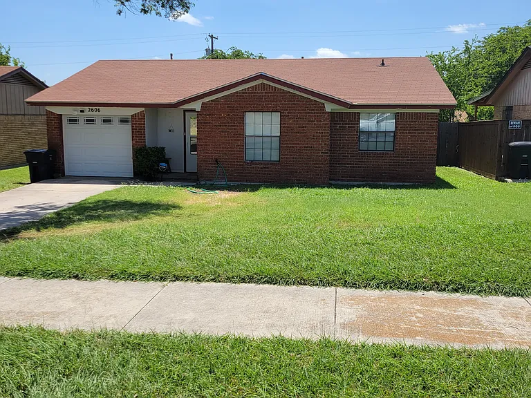 2606 N West S Young Dr — Photo 2