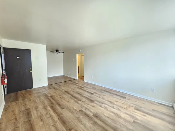 1878 W Thirteen Mile Rd #3, Madison Heights, MI 48071