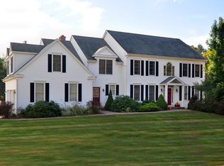 6 Holcomb Rdg, West Granby, CT 06090