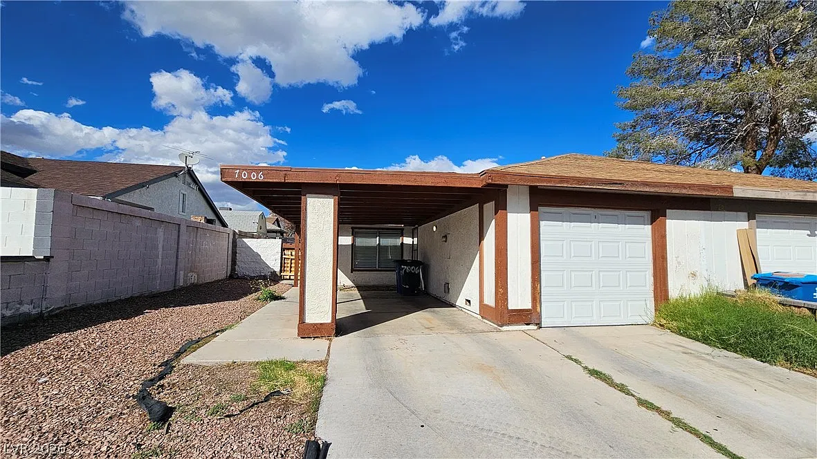 3 bed, 2.0 bath, 1024 sqft, $1,450 — Photo 1