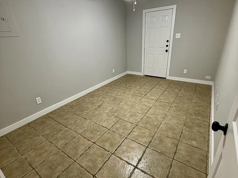 302 N Montevideo Ave #4 — Photo 7