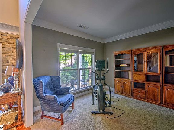 5th image of 204 Heritage Point Dr